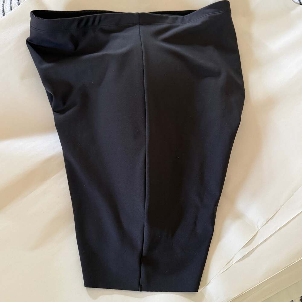 SKIMS Onyx Black Hip Shaping Mid-Thigh Length Shorts - Extra Large BNWT